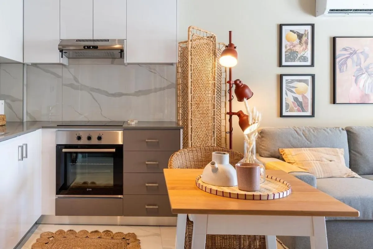 Sundrop - 1-Bedroom Apt W Terrace In Larnaca Cipro