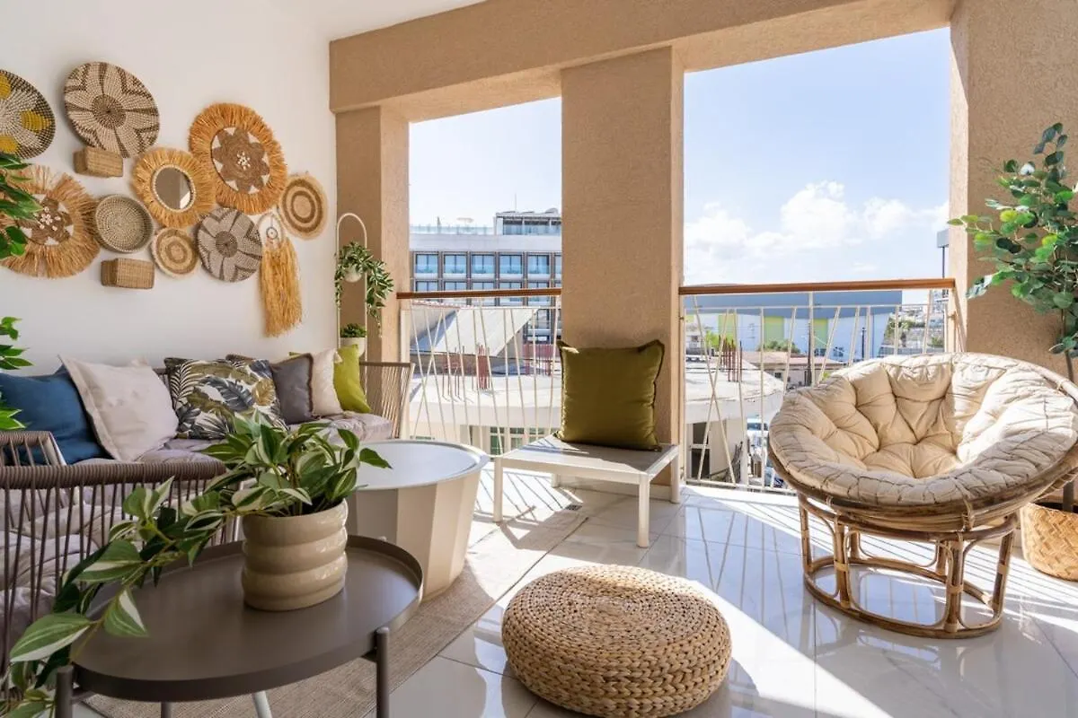 Sundrop - 1-Bedroom Apt W Terrace In Larnaca